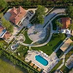 Zigo's Hotel