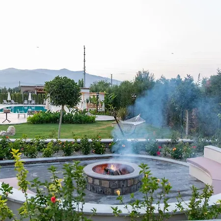 Zigo's Отель 4*